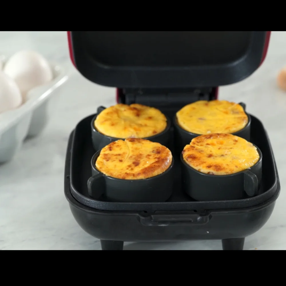 NIB DASH Deluxe Sous Vide Style Egg Bite Maker w 4 Silicone Molds